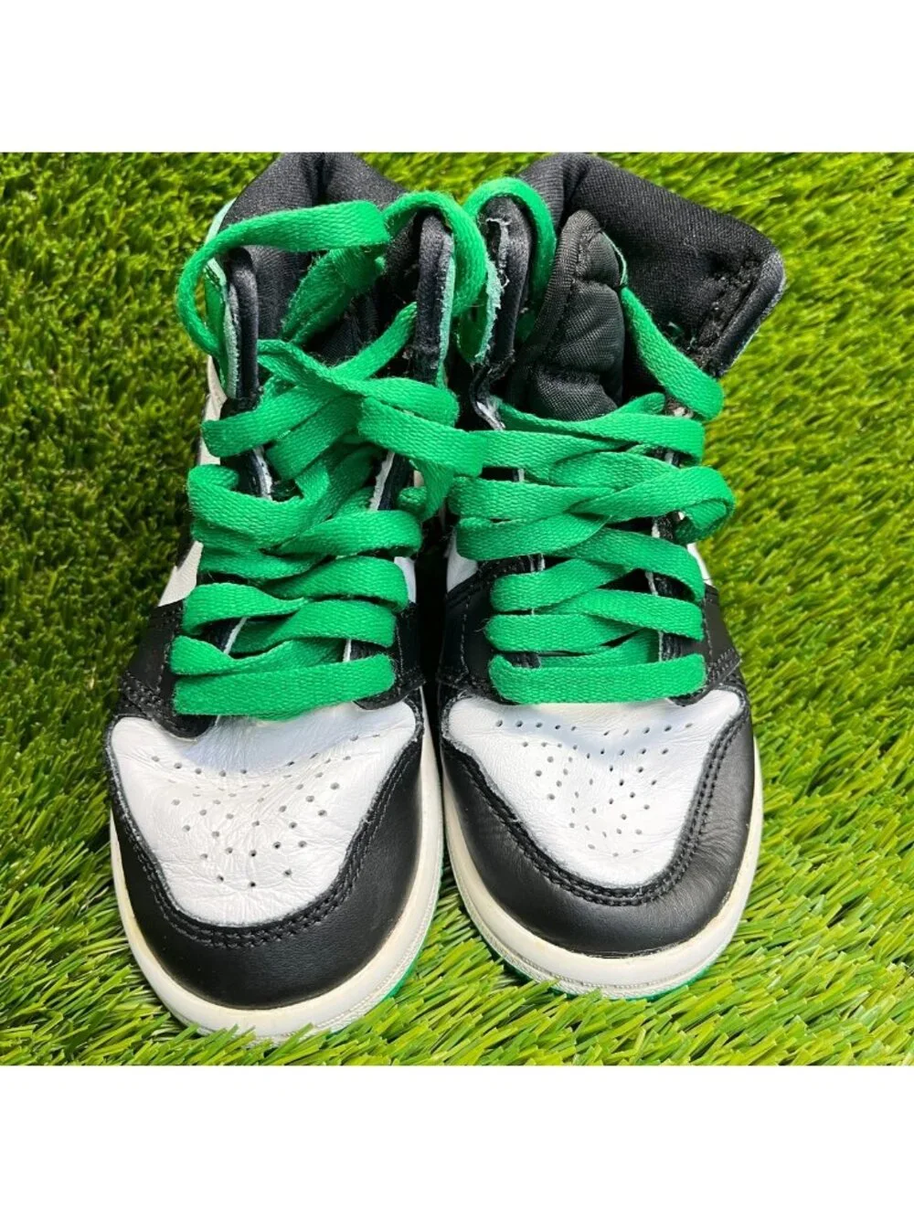 Nike Air Jordan 1 Retro Boys Size 11C Green Black White Athletic Shoes Sneakers